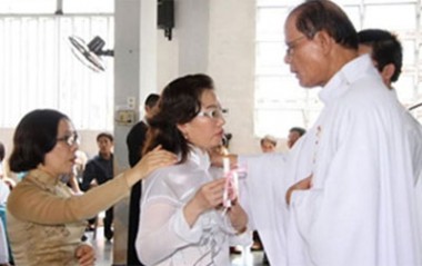 B Tạ Phong Tần trong lễ rửa tội ngy 14/6/2009