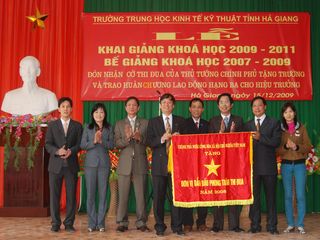 Nguyễn Trường T điển hnh cho phong tro "Học tập lm theo đạo đức Hồ Ch Minh"