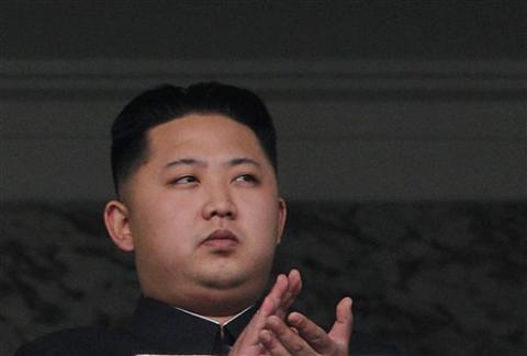 Kim Jong Un (tri), 27 tuổi, được thăng chức tướng 4 sao v Ph chủ tịch qun uỷ trung ương của đảng Lao Động Triều Tin 