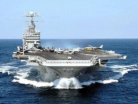 USS George Washington l tu sn bay chạy bằng năng lượng hạt nhn.